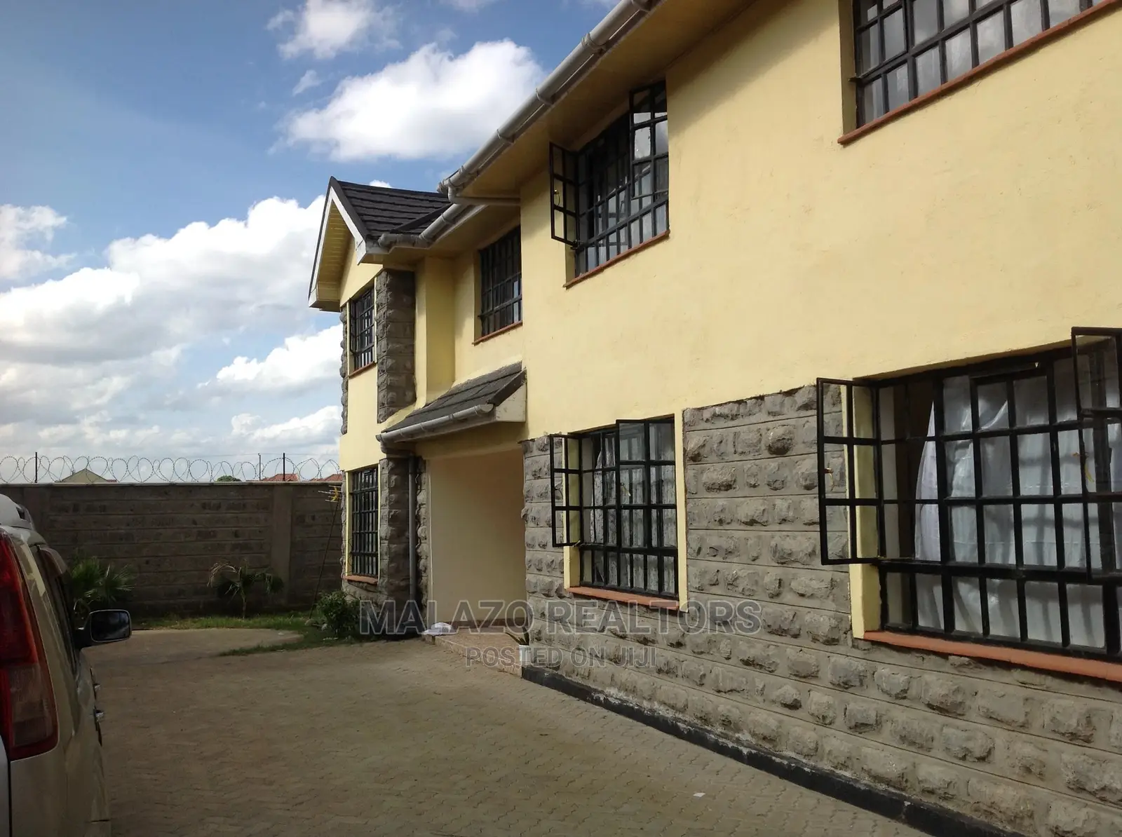 Spacious 3-Bedroom Townhouse/Terrace in Gateway Mall Area, Kiungani - For Sale in Gateway Mall Area
