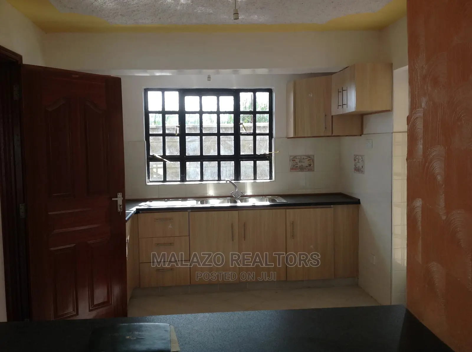 Spacious 3-Bedroom Townhouse/Terrace in Gateway Mall Area, Kiungani - For Sale in Gateway Mall Area