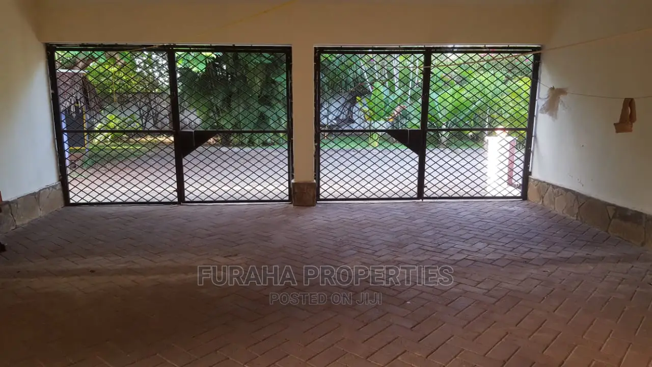 4-Bedroom Kikambala Property - Ideal for Large Families - For Sale in Kikambala