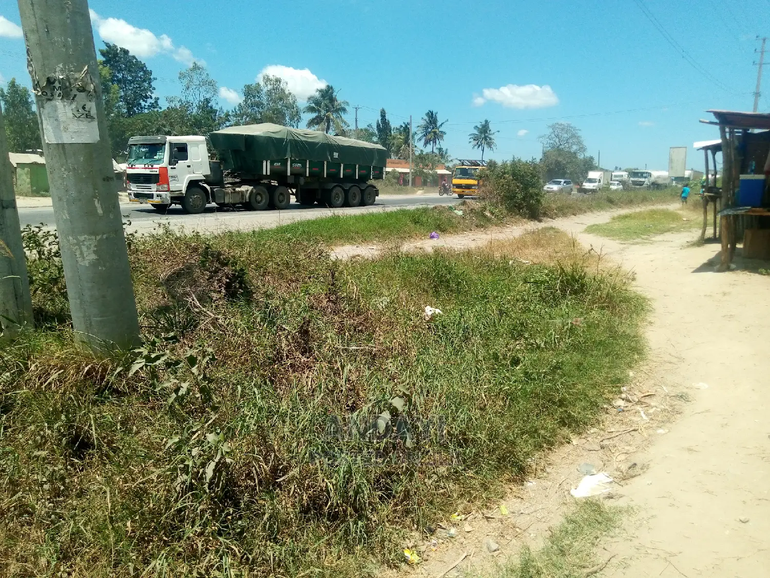 Land for Sale: Mazeras-Mariakani Highway Commercial Opportunity in Mariakani