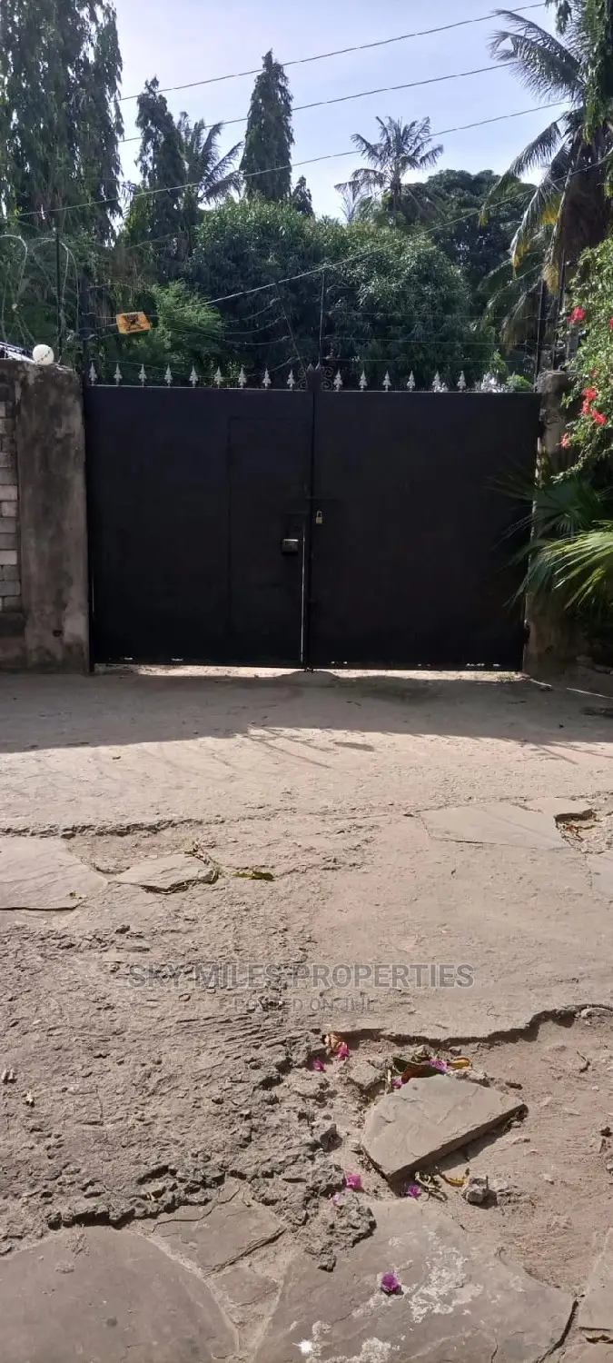 Spacious 3-Bedroom Flat for Sale in Shanzu, Utange - Affordable Living in Shanzu