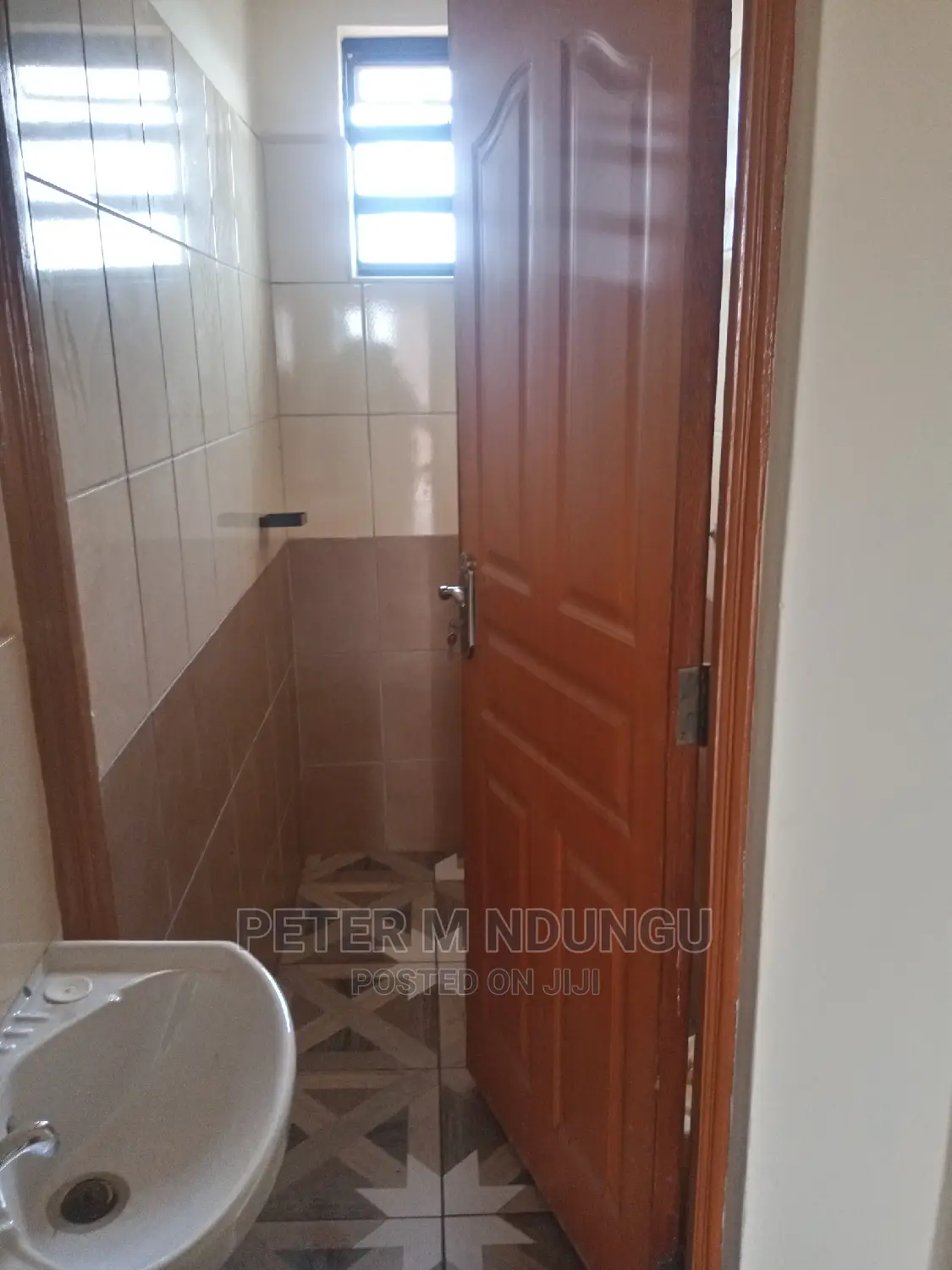 Modern Flat: Lucky Summer's Spacious Offer in Lucky Summer
