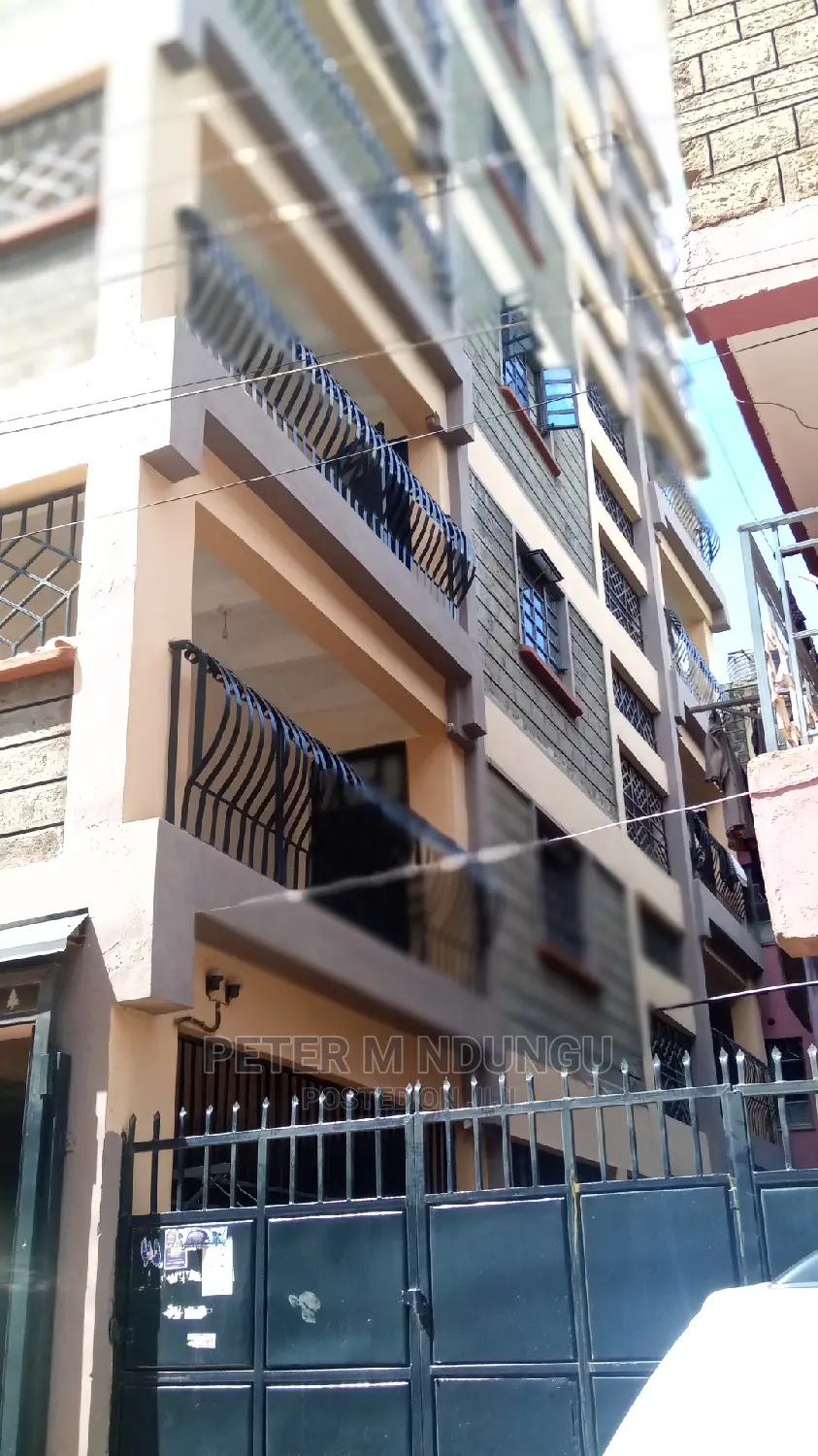 Modern Flat: Lucky Summer's Spacious Offer in Lucky Summer