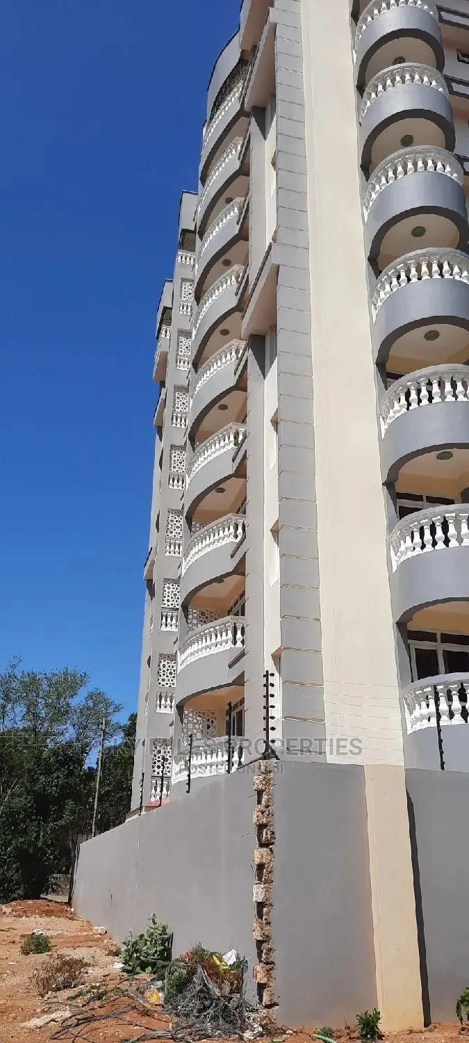 Luxury 3-Bedroom Apartment in Mtwapa: Yours for the Taking! in Mtwapa