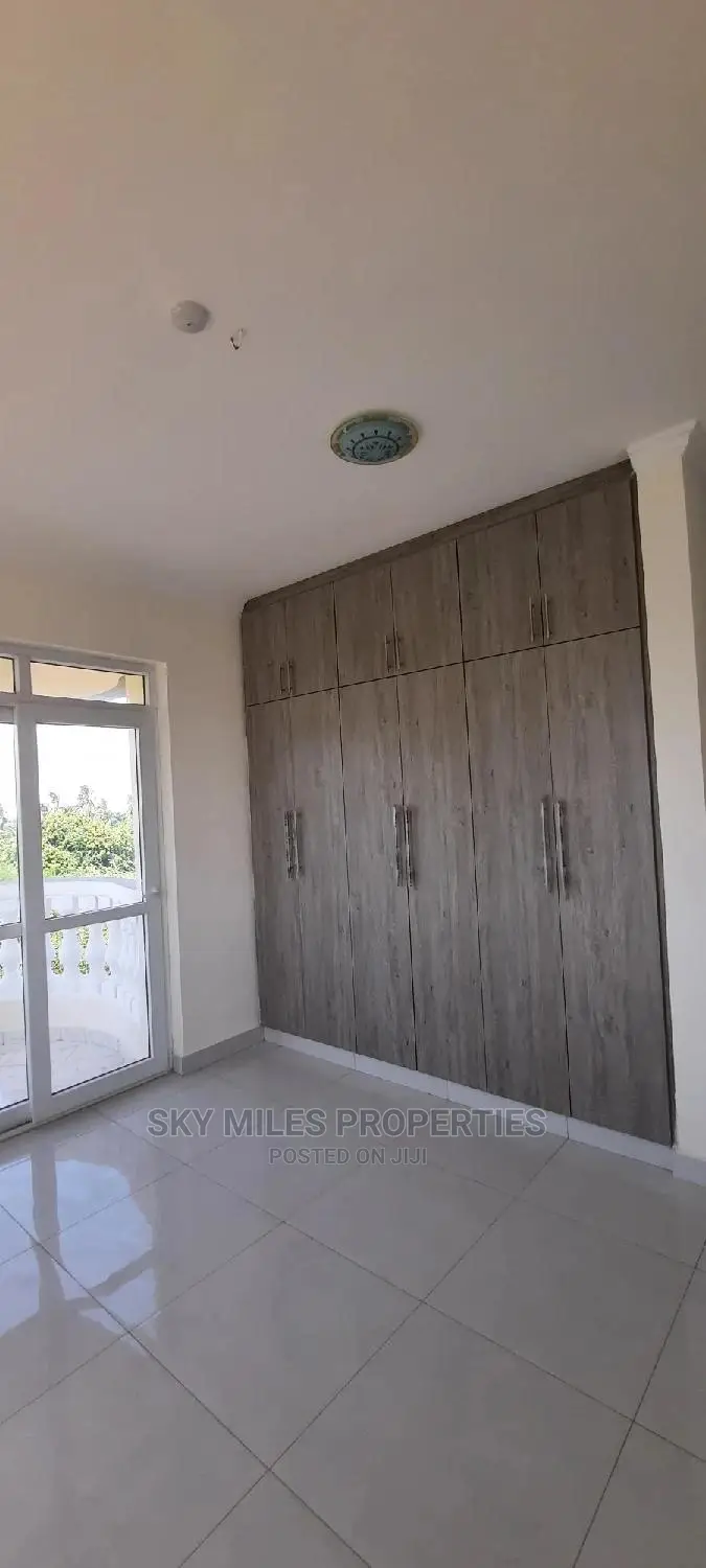 Luxury 3-Bedroom Apartment in Mtwapa: Yours for the Taking! in Mtwapa