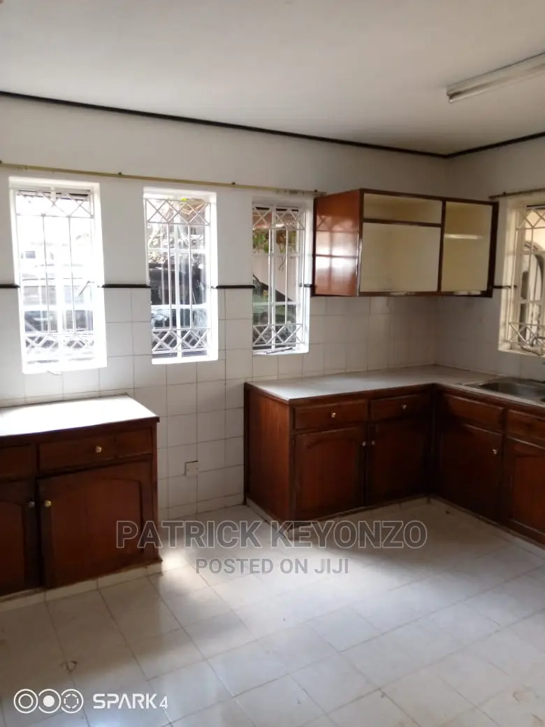 Spacious 4-Bedroom Maisonette in Eregi Court, Parklands/Highridge for Lease in Parklands/Highridge