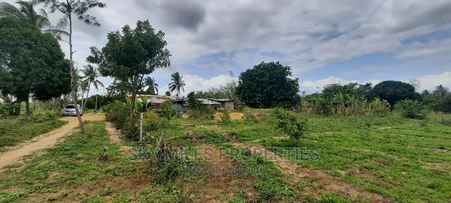 1 Acre Land in Zimbabwe's Bomani - For Sale in Kikambala