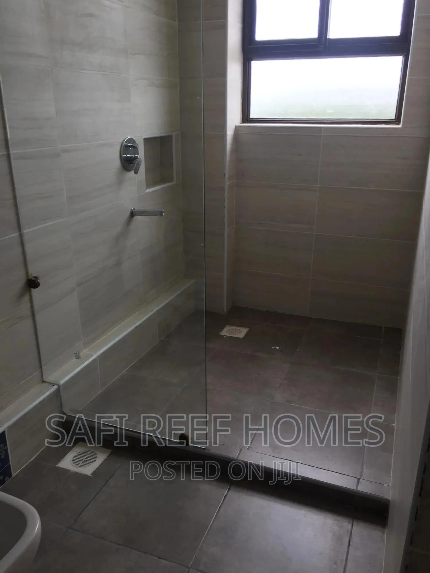 Sell: 3-Bedroom Apartment in Nyali's Prime Location in Nyali