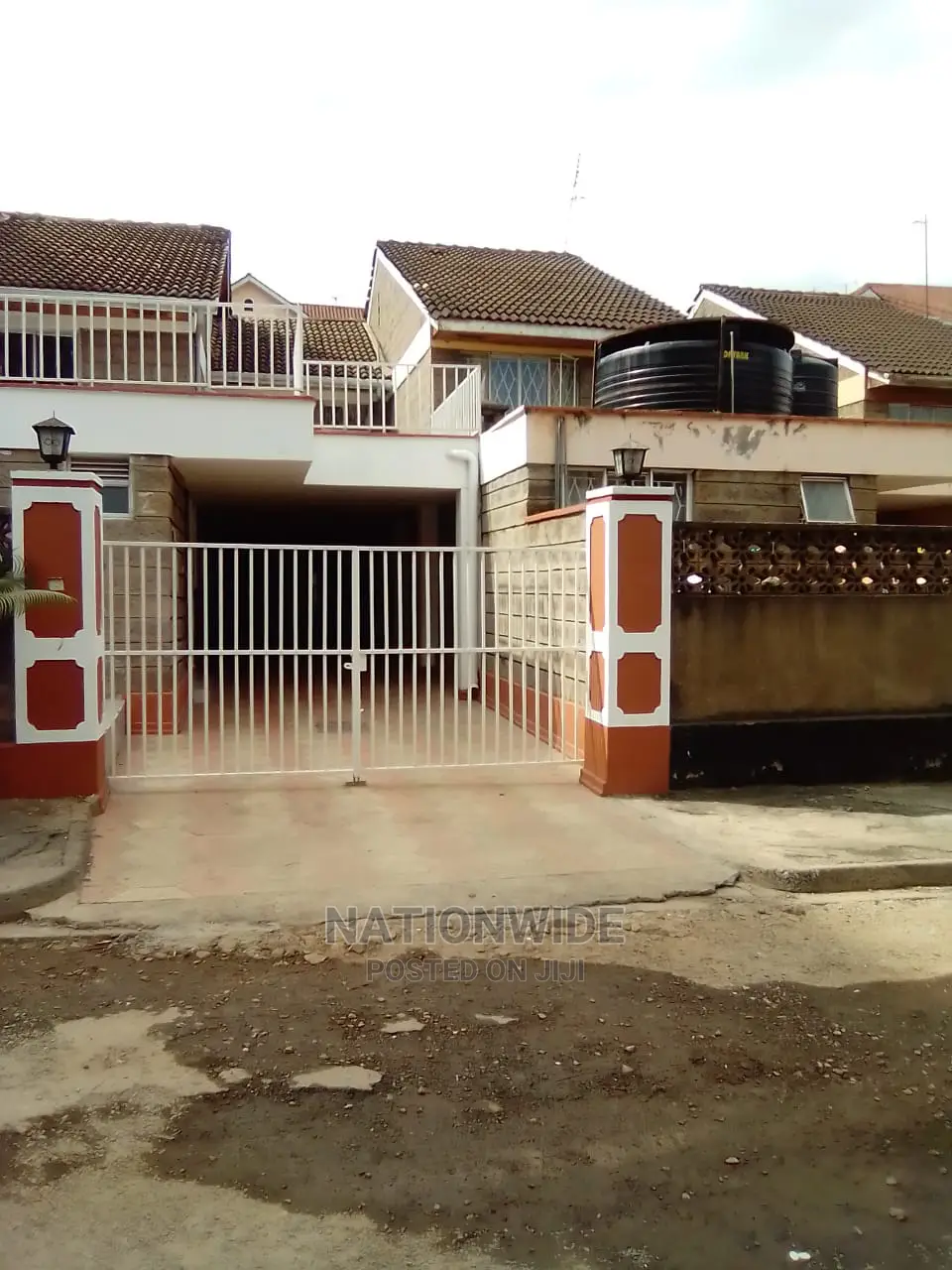 3-Bedroom Maisonette in Hurlingham - Perfect for Your Family in Hurlingham