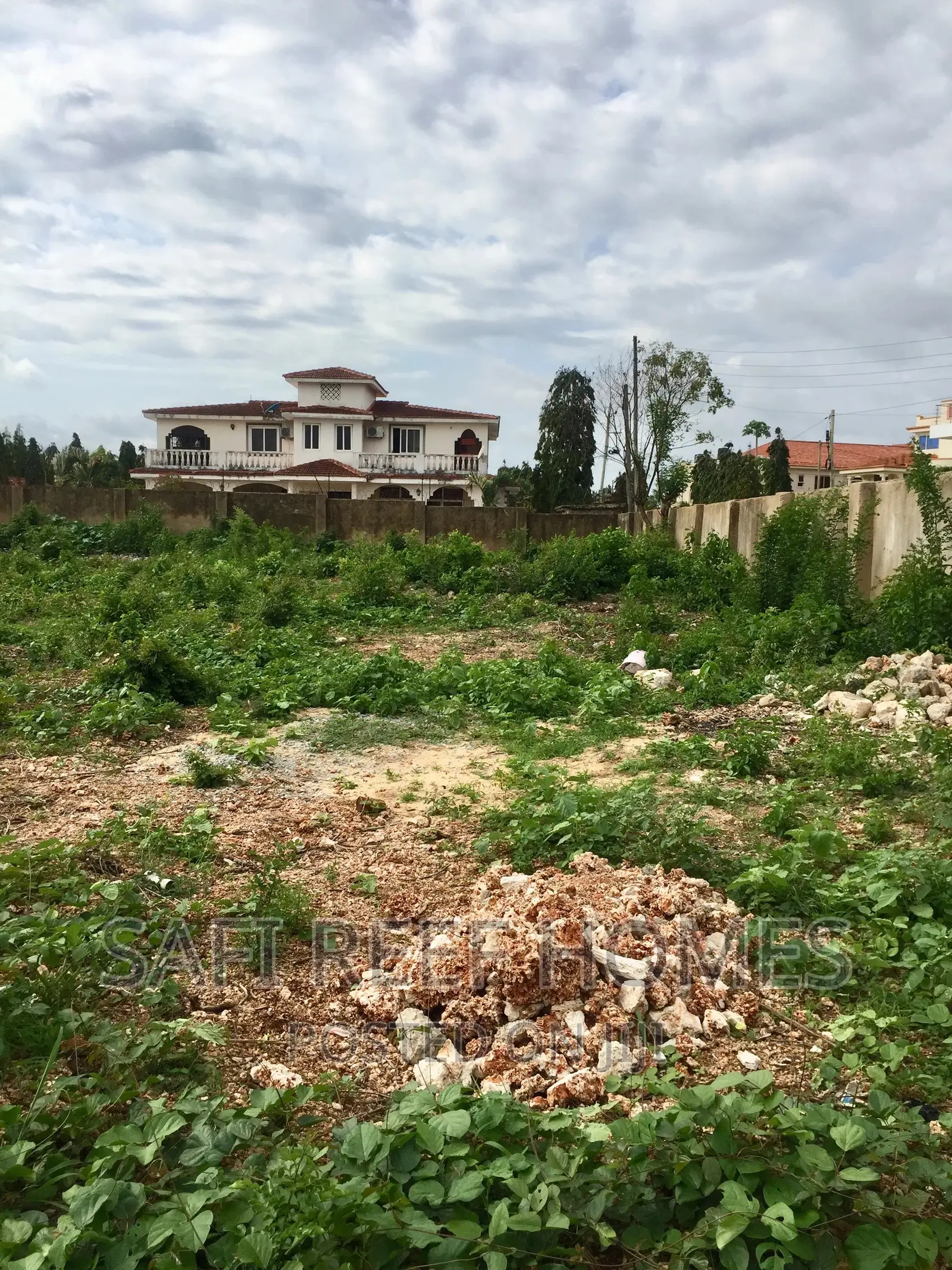 Shanzu: 1/4 Acre Beachfront Land For Sale Near Ocean in Shanzu