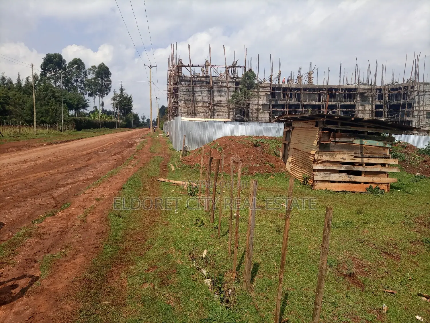 1/2 Acre Land in Kapseret: Prime Location for Flat Building in Soy