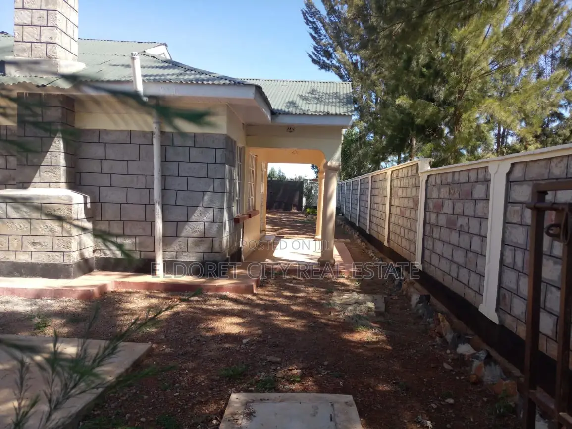 3-Bedroom Title Home in Blossom: Your Dream Home in Soy