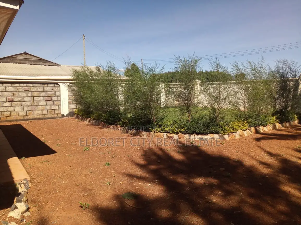 3-Bedroom Title Home in Blossom: Your Dream Home in Soy