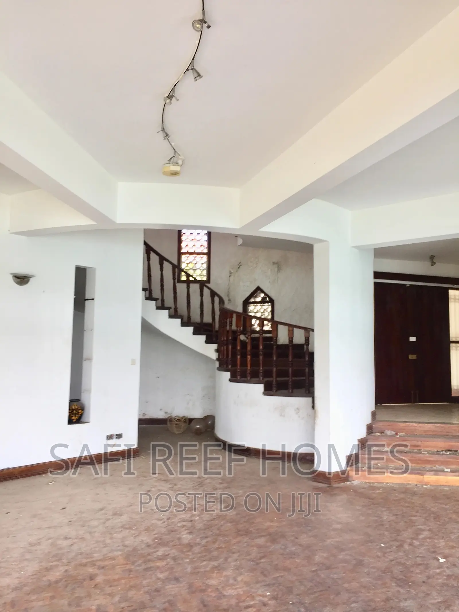 5-Bedroom Maisonette in Exclusive Nyali Neighborhood for Sale in Nyali