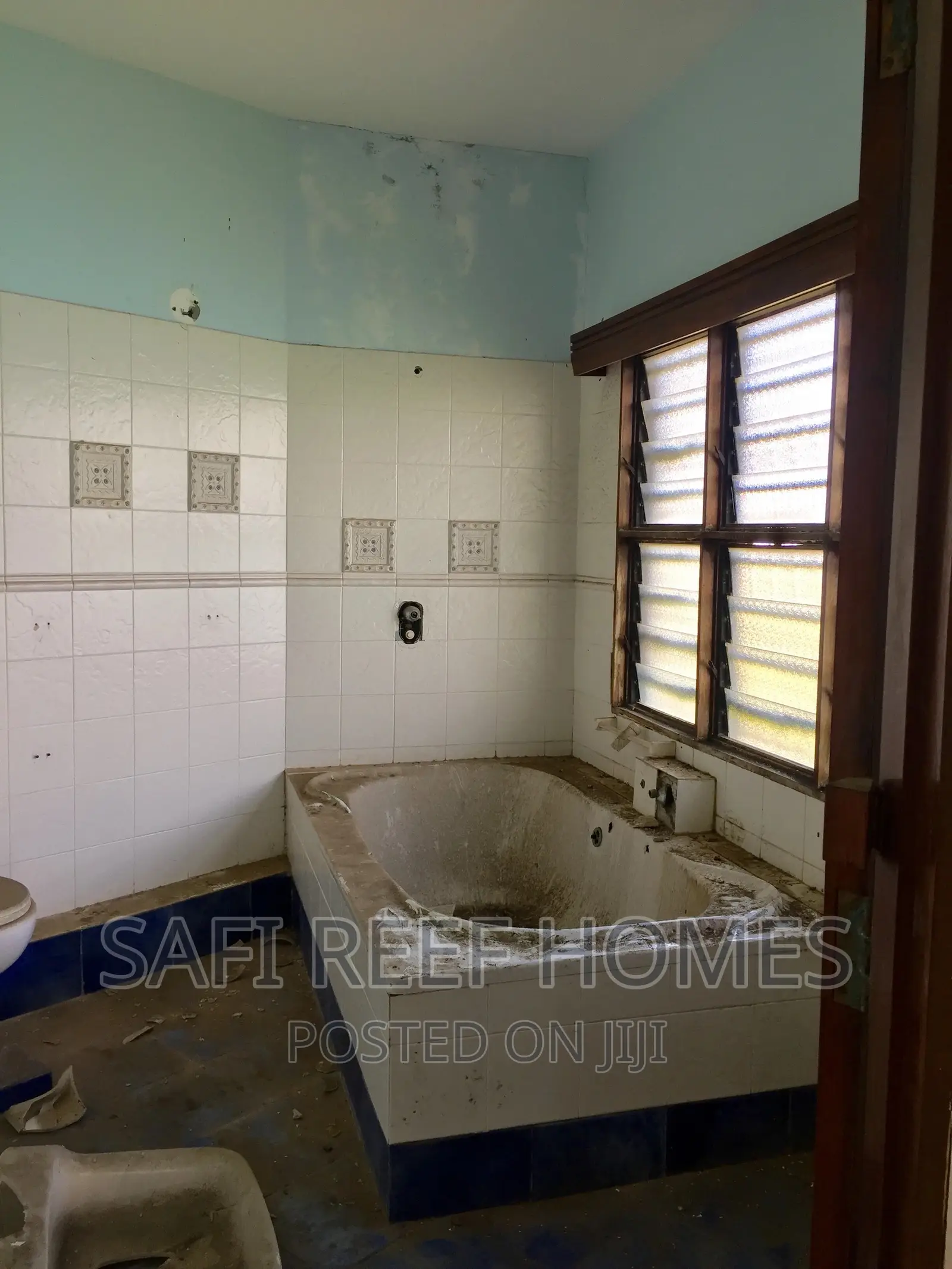 5-Bedroom Maisonette in Exclusive Nyali Neighborhood for Sale in Nyali