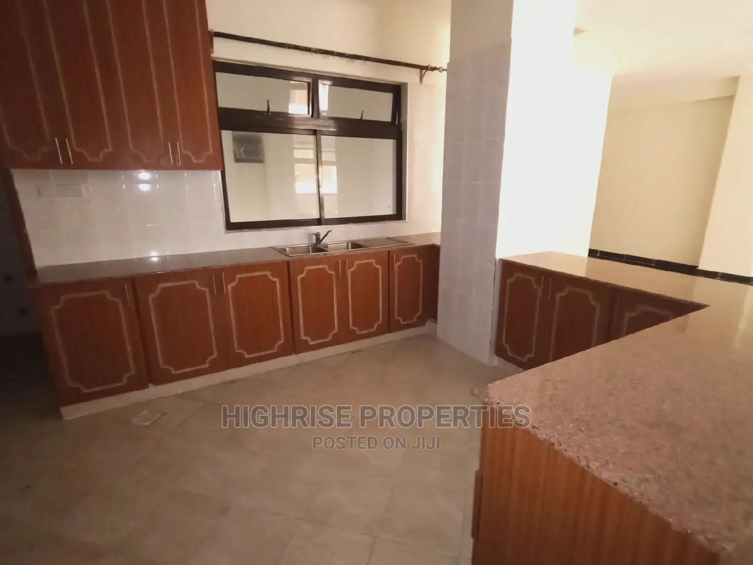 3bdrm Apartment in Kizingo for Sale in Kizingo