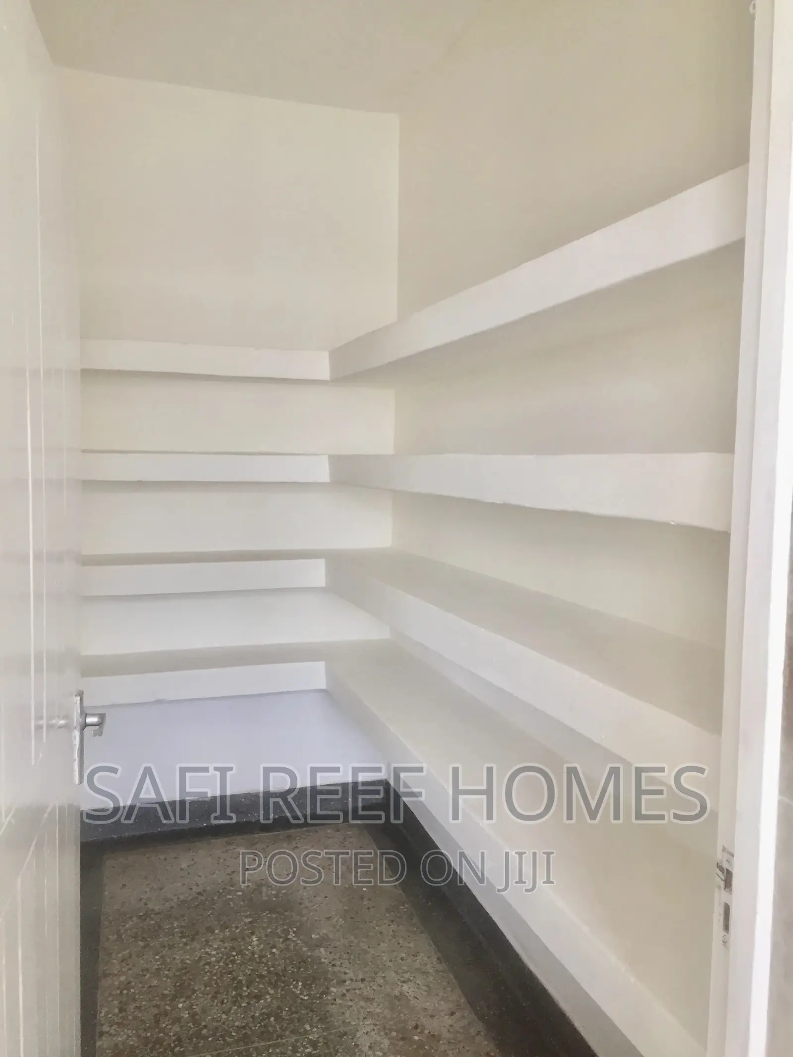 3-Bedroom Nyali Apartment for Rent - Modern Amenities Included in Nyali