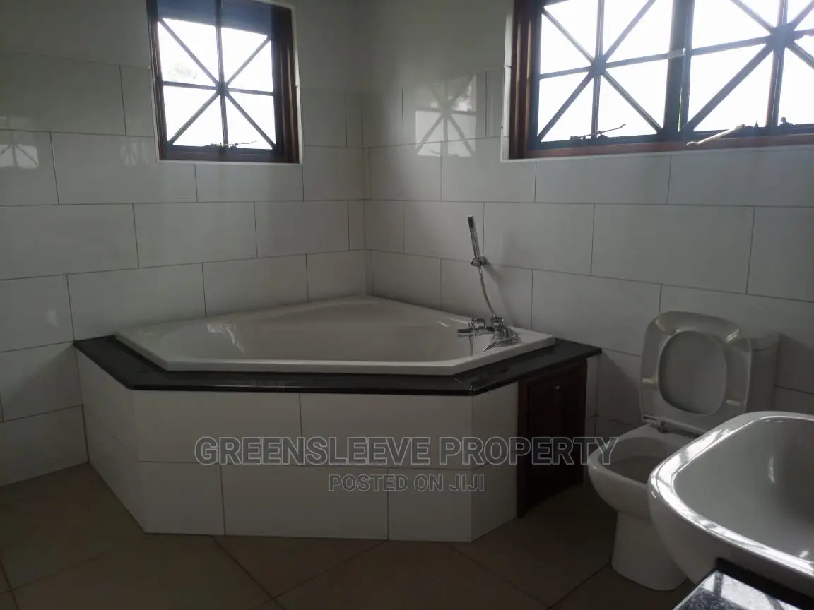 5bdrm Townhouse in Karen for Rent in Karen