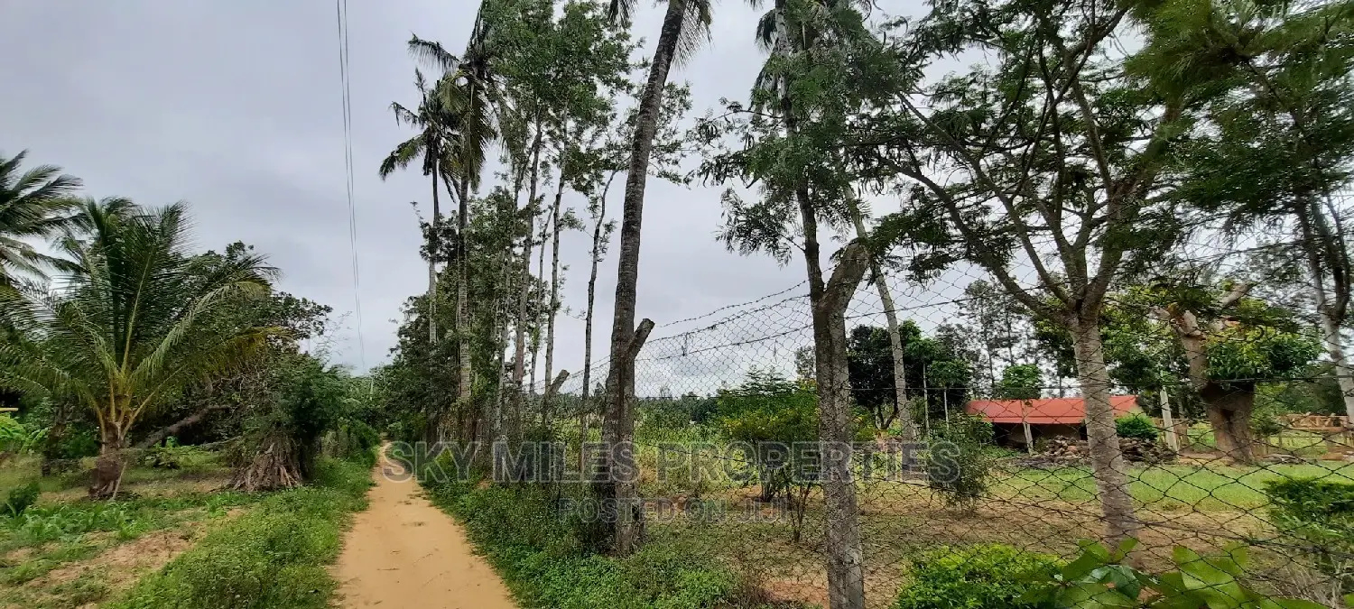 Own 6 Acres in Bomani: Prime Land Parcel Now Available for Purchase! in Kikambala