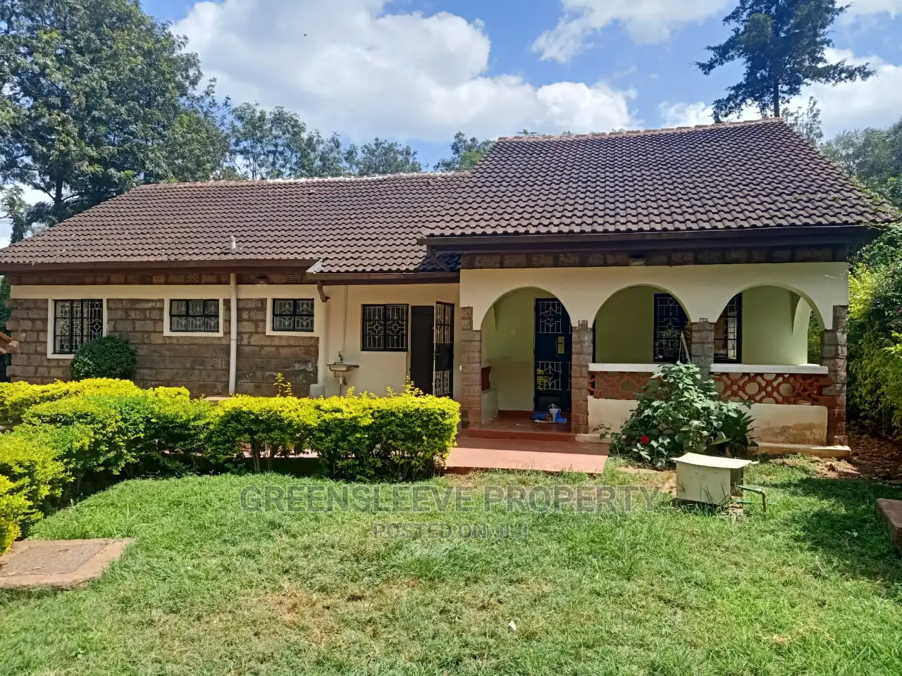 3bdrm Bungalow in Karen for Rent in Karen