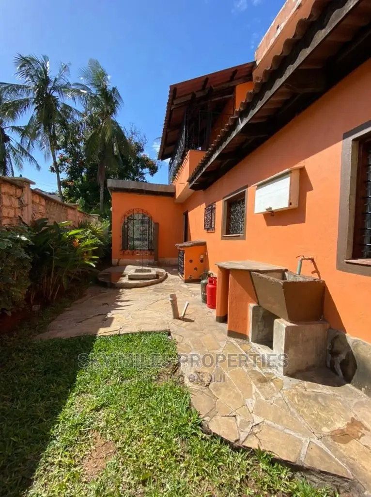 6-Bedroom Villa in Posta, Mtwapa: A Home of Elegance - For Sale in Mtwapa