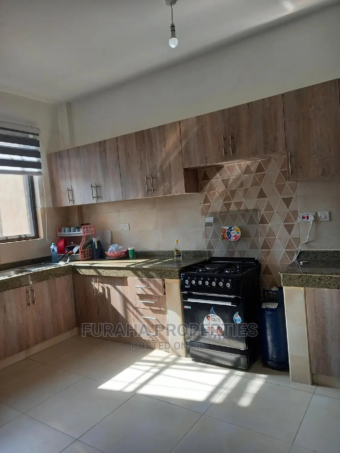 Spacious 3-Bedroom Flat in Classic Nyali - Ready for New Owner in Nyali
