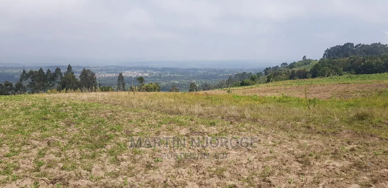 1.5 Acres Magumu With View of Rift Valley in Magumu
