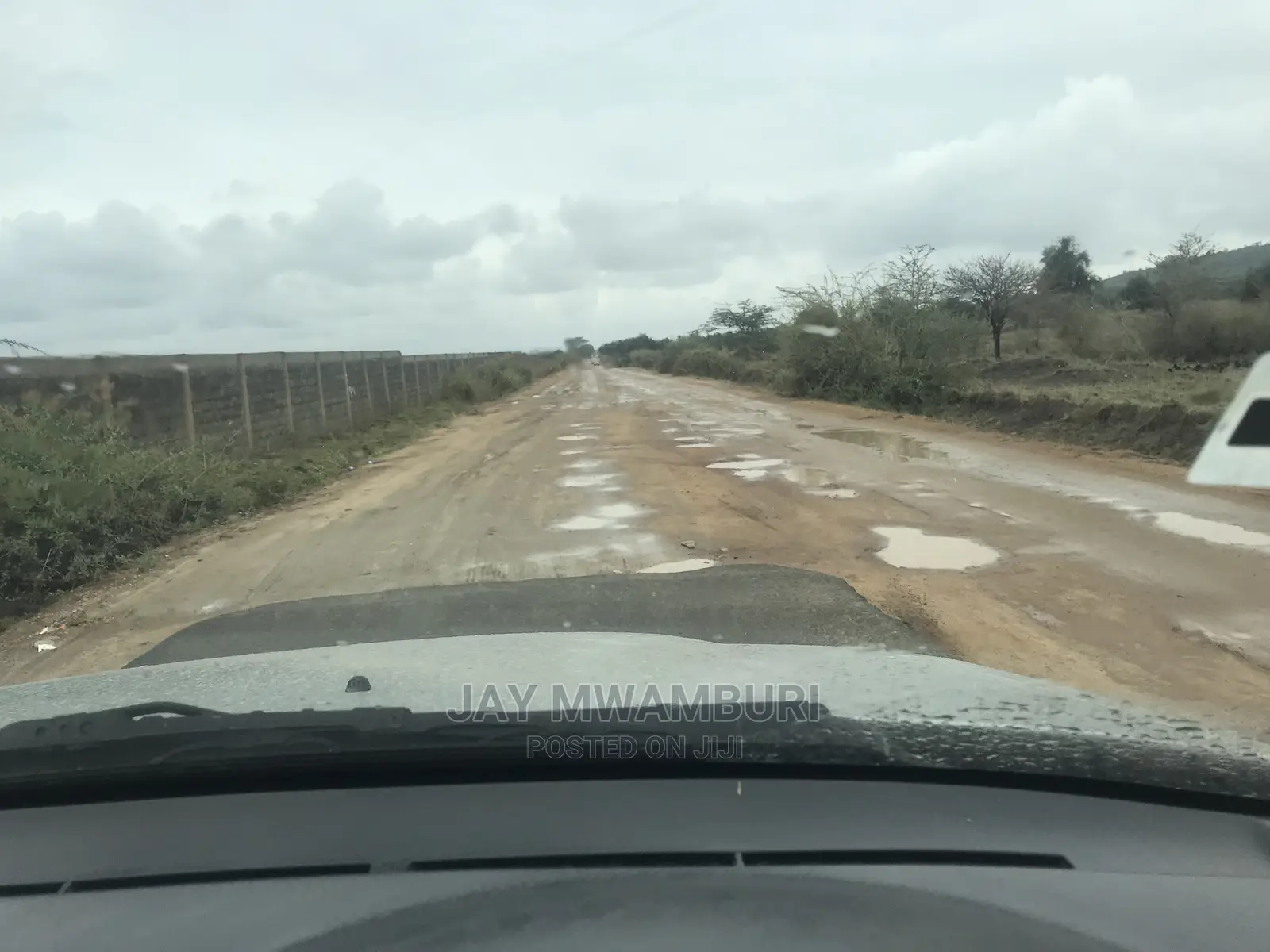10 Acre Touching Daystar Rd in Lukenya