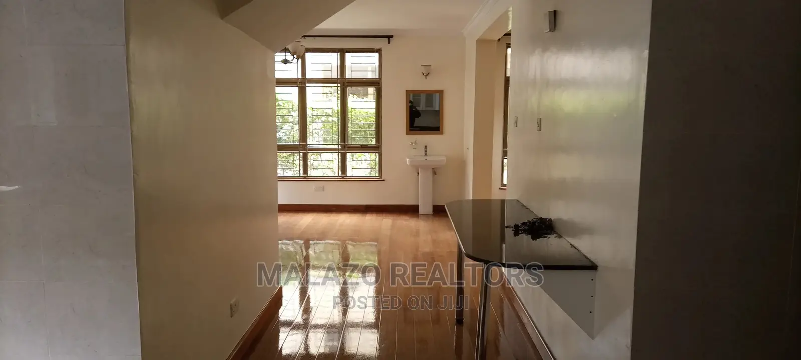 Spacious 5BD Townhouse in Henrik Villas, Valley Arcade for Sale in Valley Arcade