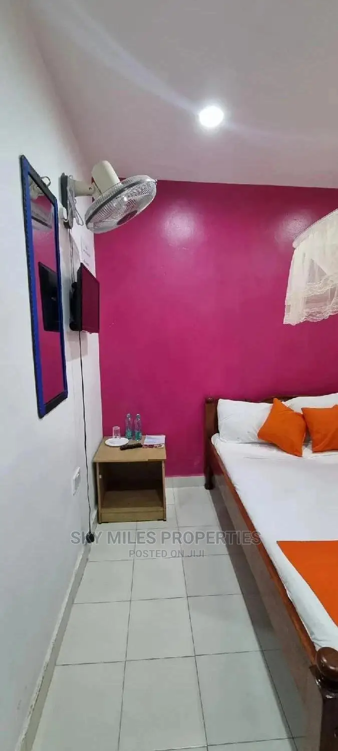 Swing/Pool Studio Apartments overlooking the Creek Beach in Mtwapa