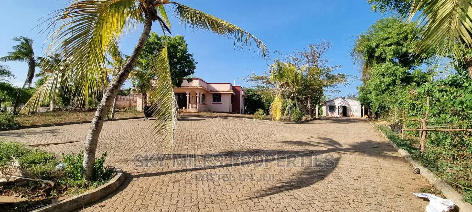 Mtwapa's Jumba Ruins: Mini Flat for Sale - A Great Investment in Mtwapa
