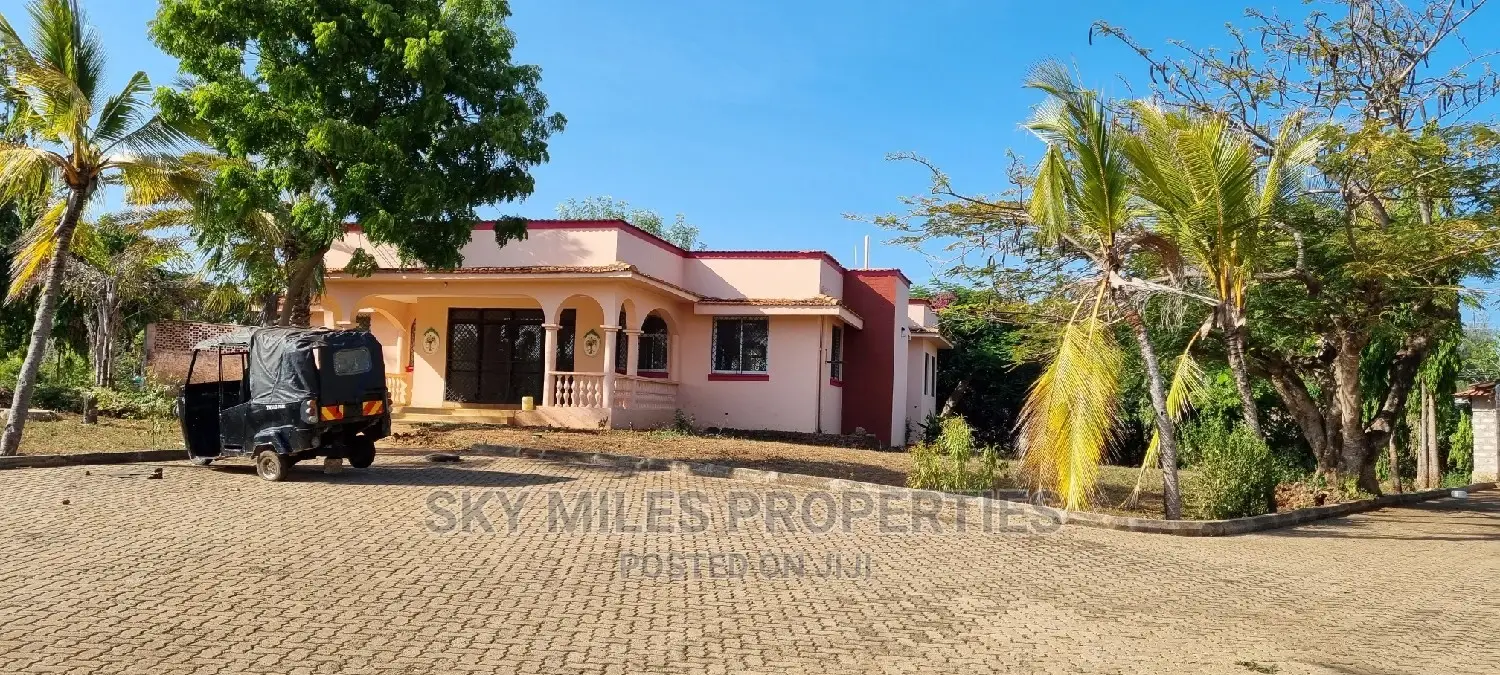 Mtwapa's Jumba Ruins: Mini Flat for Sale - A Great Investment in Mtwapa