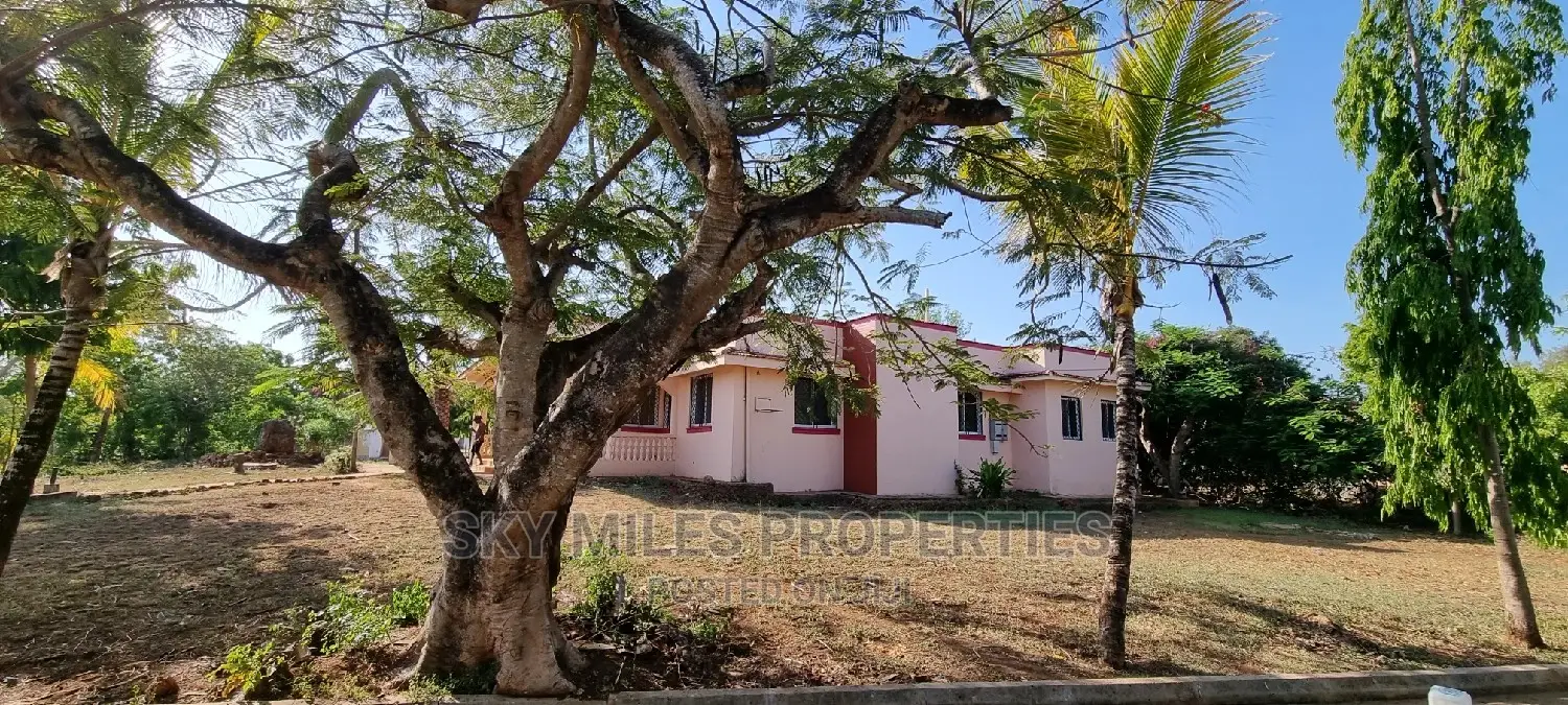 Mtwapa's Jumba Ruins: Mini Flat for Sale - A Great Investment in Mtwapa