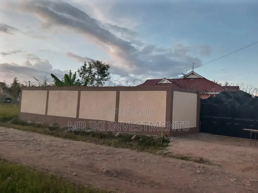 Furnished 4-Bedroom Property in Kenol, Kimorori/Wempa for Sale in Kimorori/Wempa