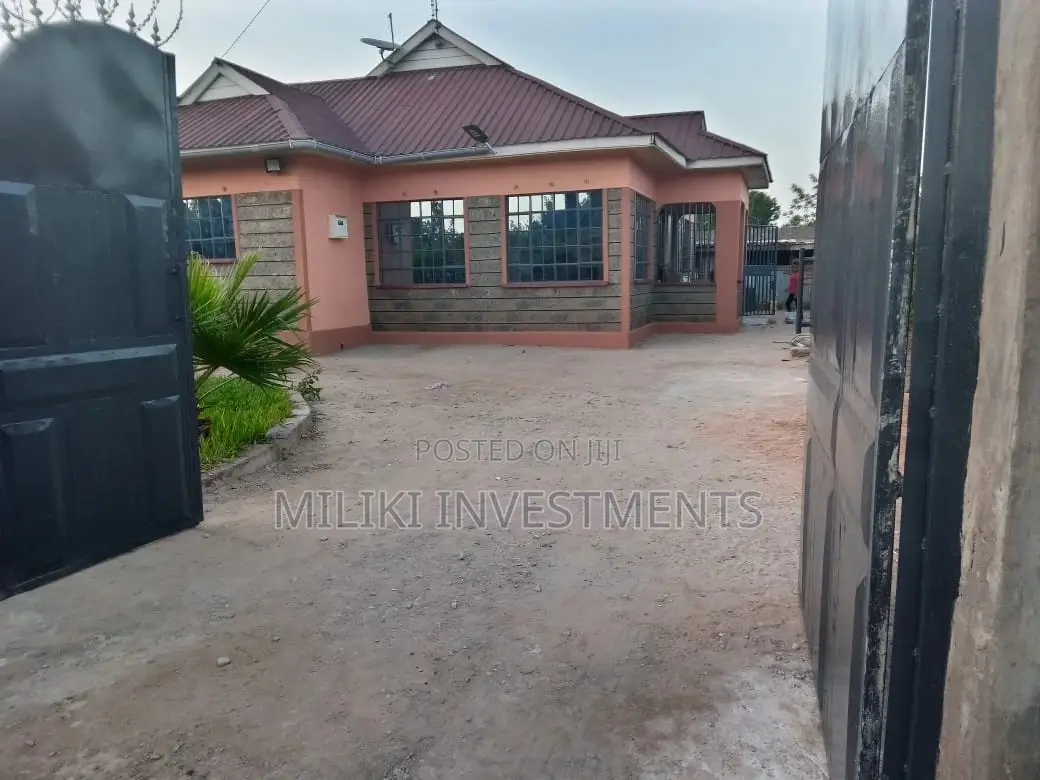Furnished 4-Bedroom Property in Kenol, Kimorori/Wempa for Sale in Kimorori/Wempa