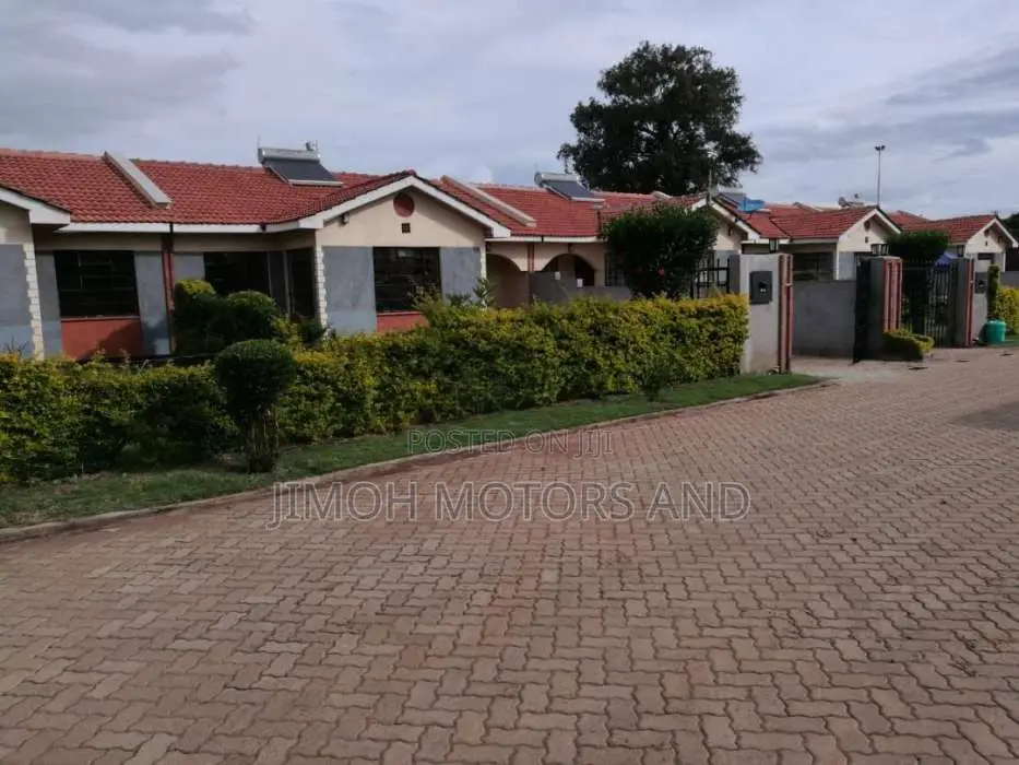 [Location] Home Sweet Home: Spacious House For Sale in Parklands/Highridge