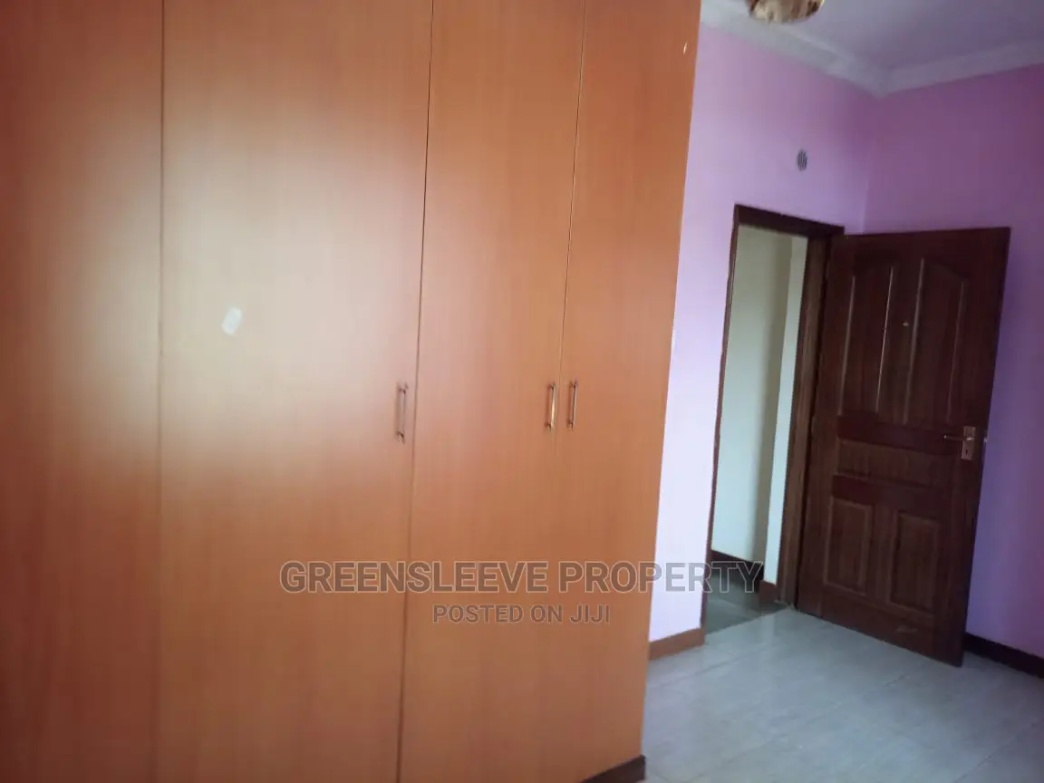 5bdrm Townhouse/Terrace in Mutero, Hardy for Rent in Hardy