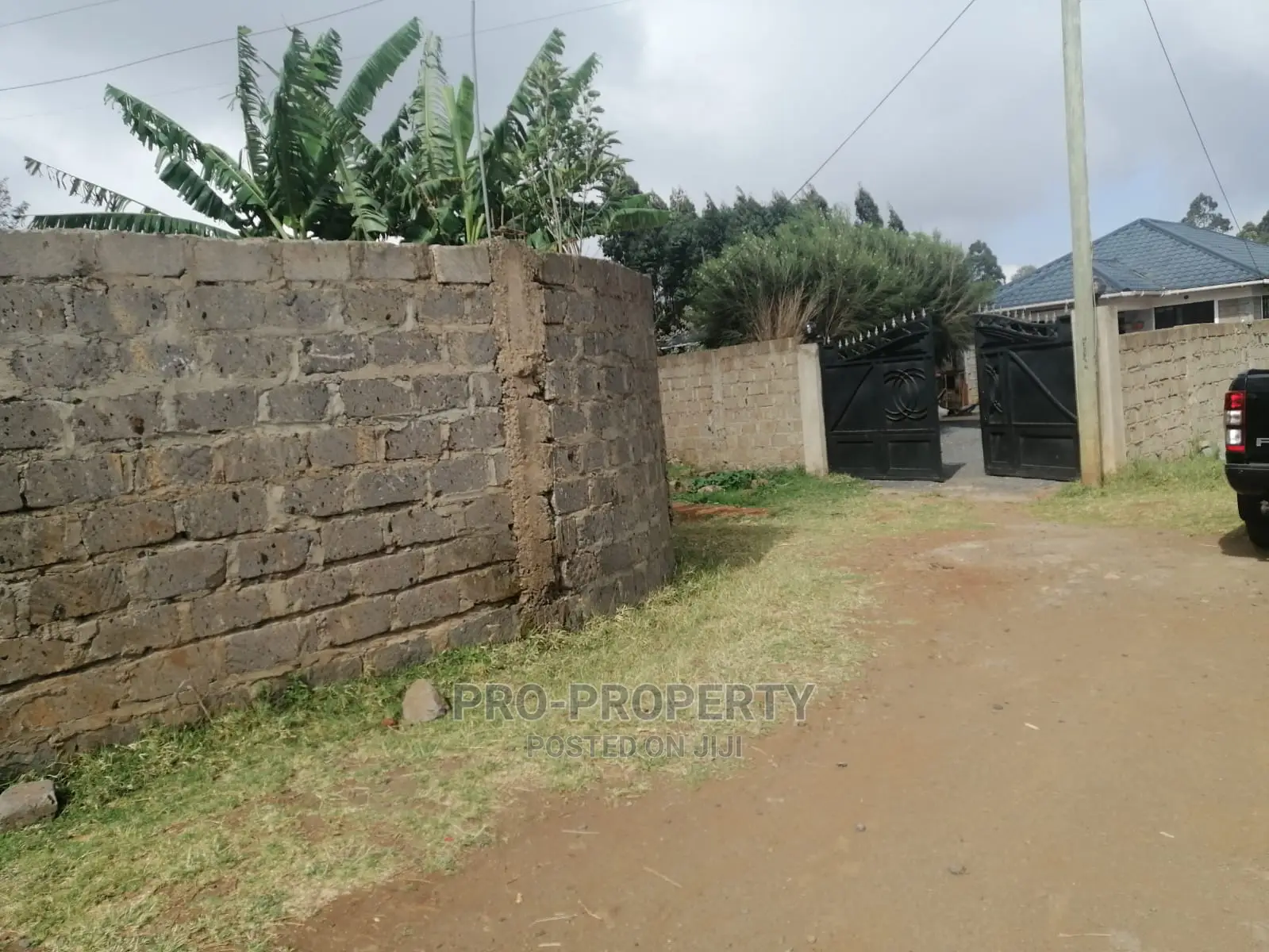 Kikuyu: Spacious Plot Opportunity in Gikambura in Karai