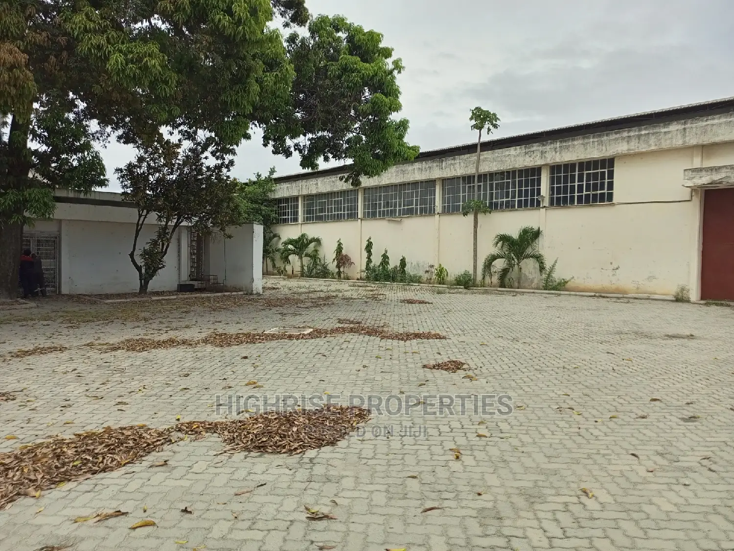 17216 Sq Ft Godown With Office Block and a Yard in Shimanzi
