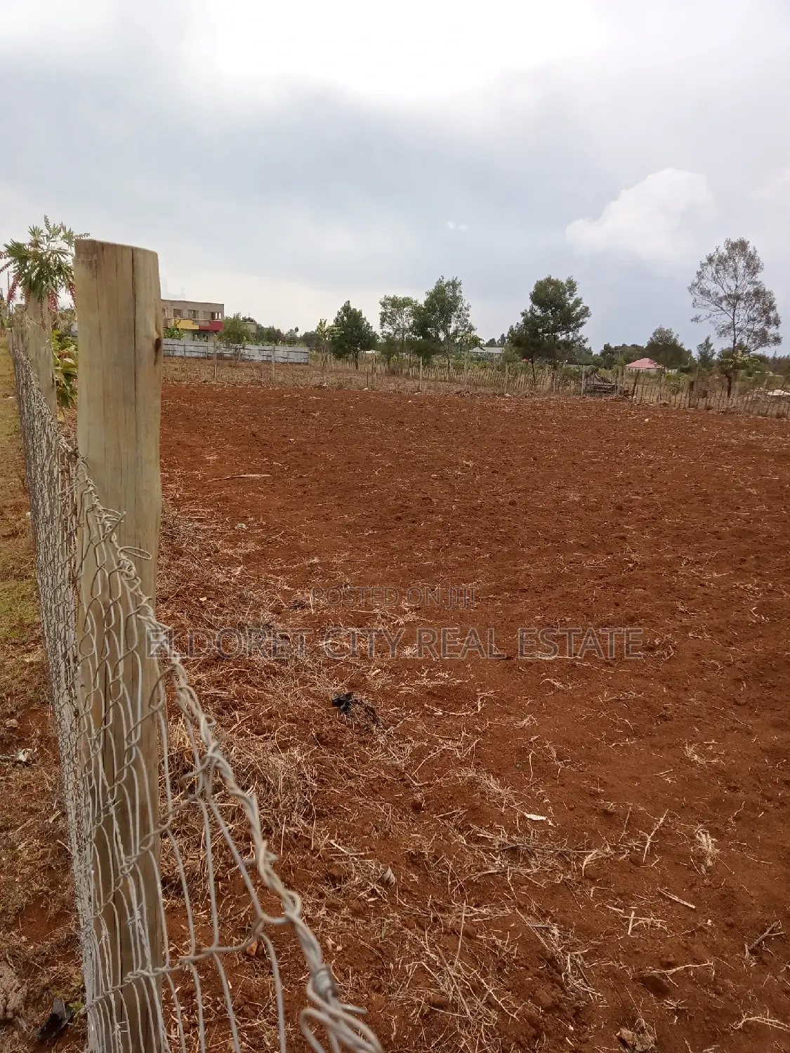 Title Deed 1/4 Plot in Outspan - Your Perfect Property Investment! in Eldoret CBD