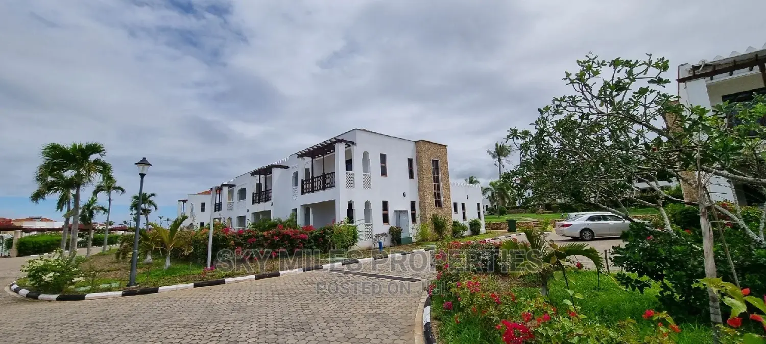 Sultan, Kikambala - 3-Bedroom Townhouse/Terrace Available for Rent in Kikambala