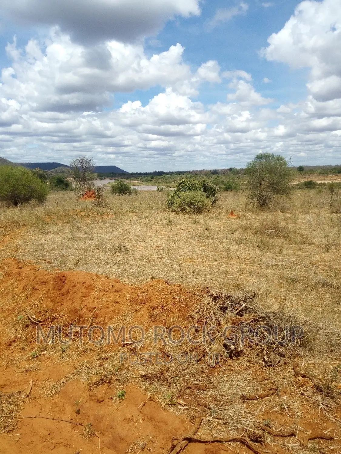 3acres Touching Athi River. in Athi