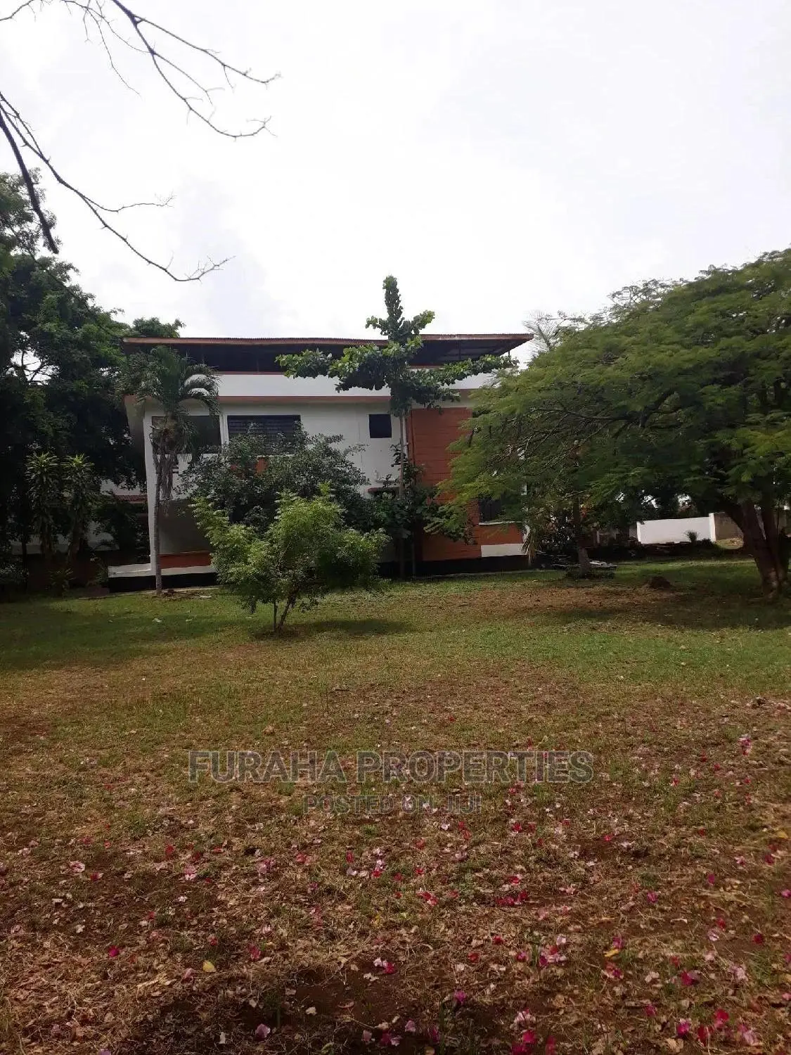4-Bedroom Maisonette in Sought-After Nyali Area - For Sale in Nyali