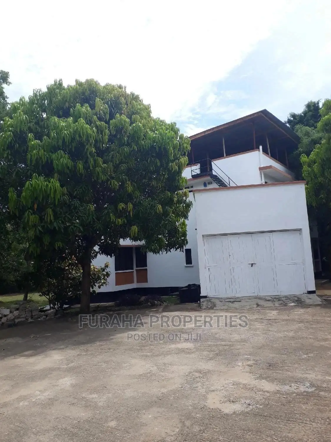 4-Bedroom Maisonette in Sought-After Nyali Area - For Sale in Nyali