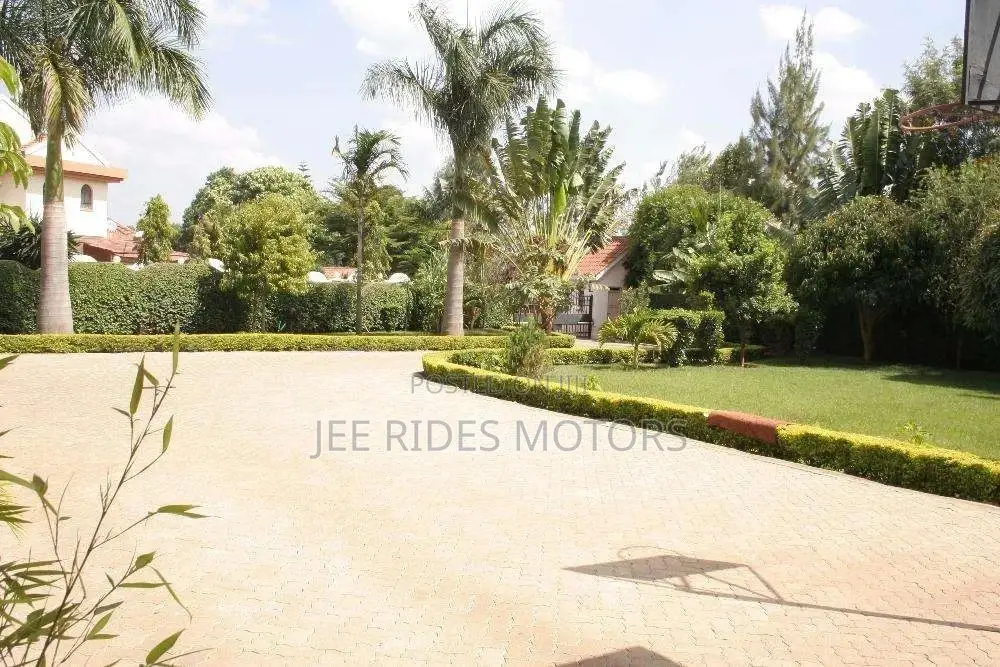 7-Bedroom House in Sought-After Nyari, Nairobi for Sale in Nairobi Central