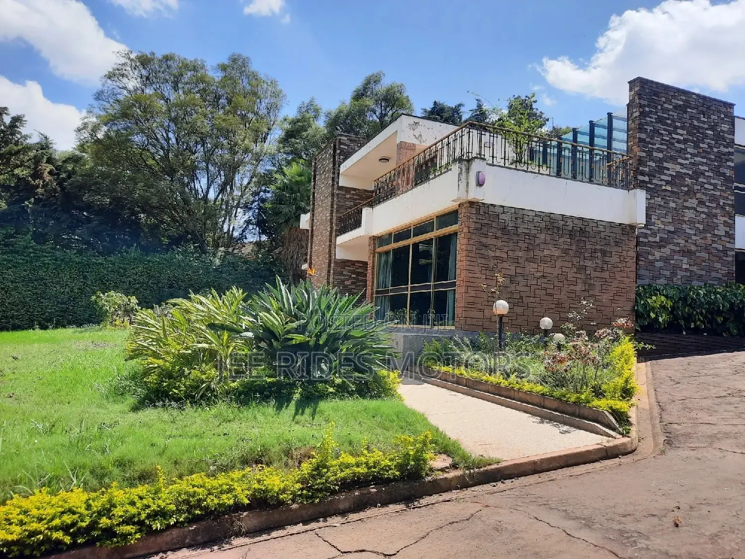 7-Bedroom Residence in Waiyaki Way - New Listing Available in Nairobi Central