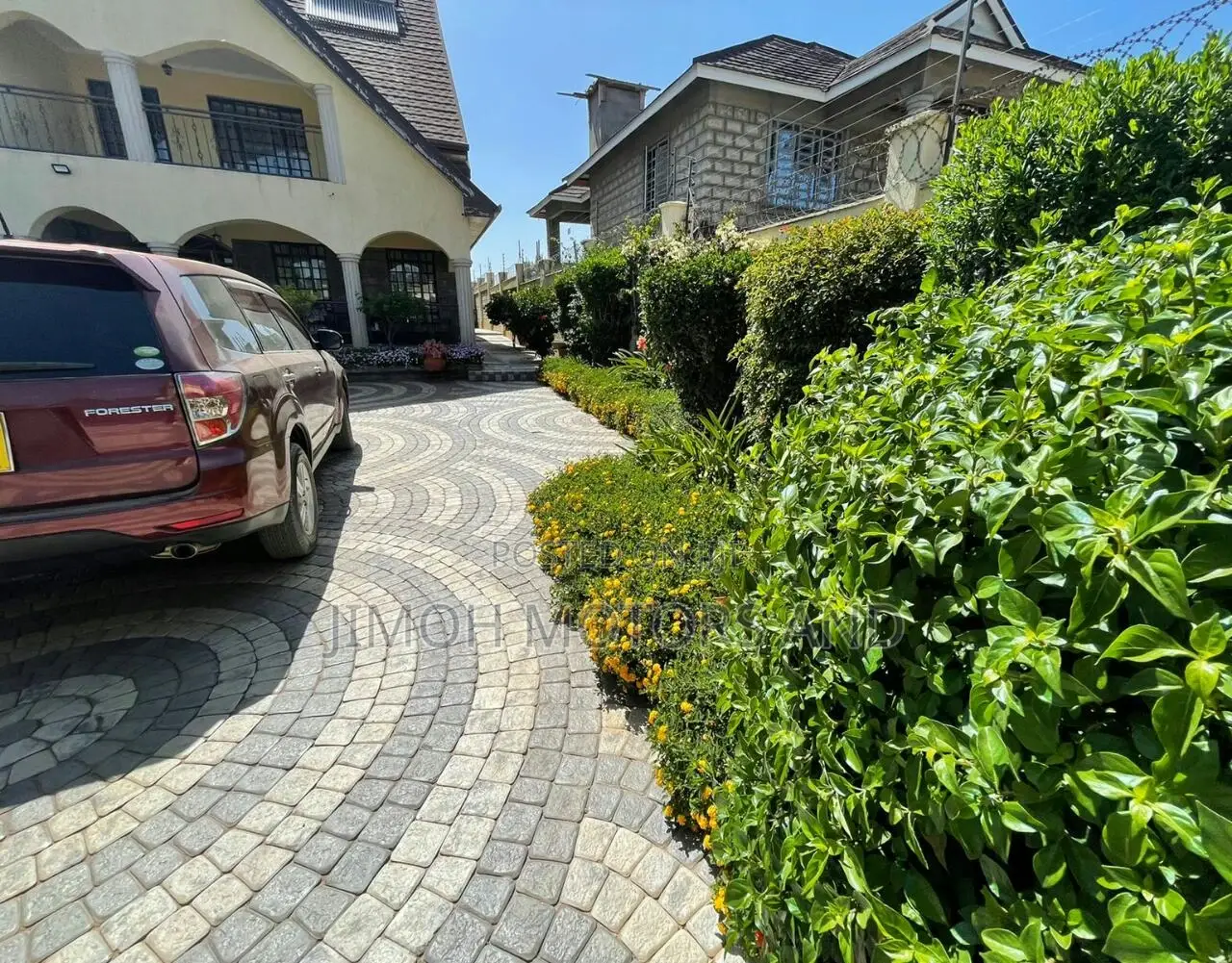 Parklands/Highridge Bungalow: 5-Bedroom Furnished Home in Kitengera Town in Parklands/Highridge