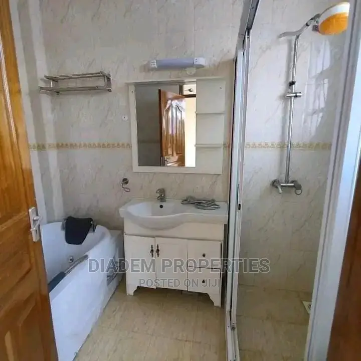 Gitanga Rd, Lavington: 3-Bedroom Apartment Available for Lease in Lavington