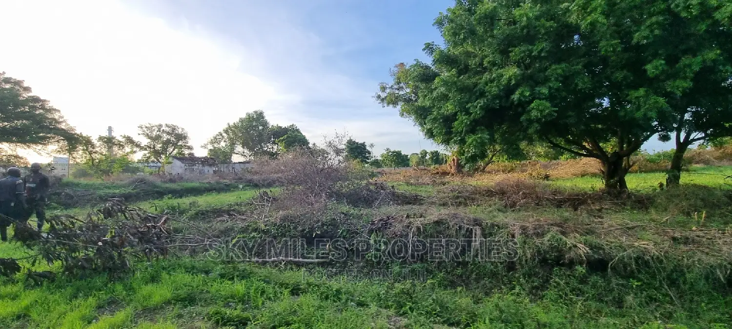 Kikambala Highway Plot Sale: 50/100 Acres - Secure Your Investment! in Kikambala