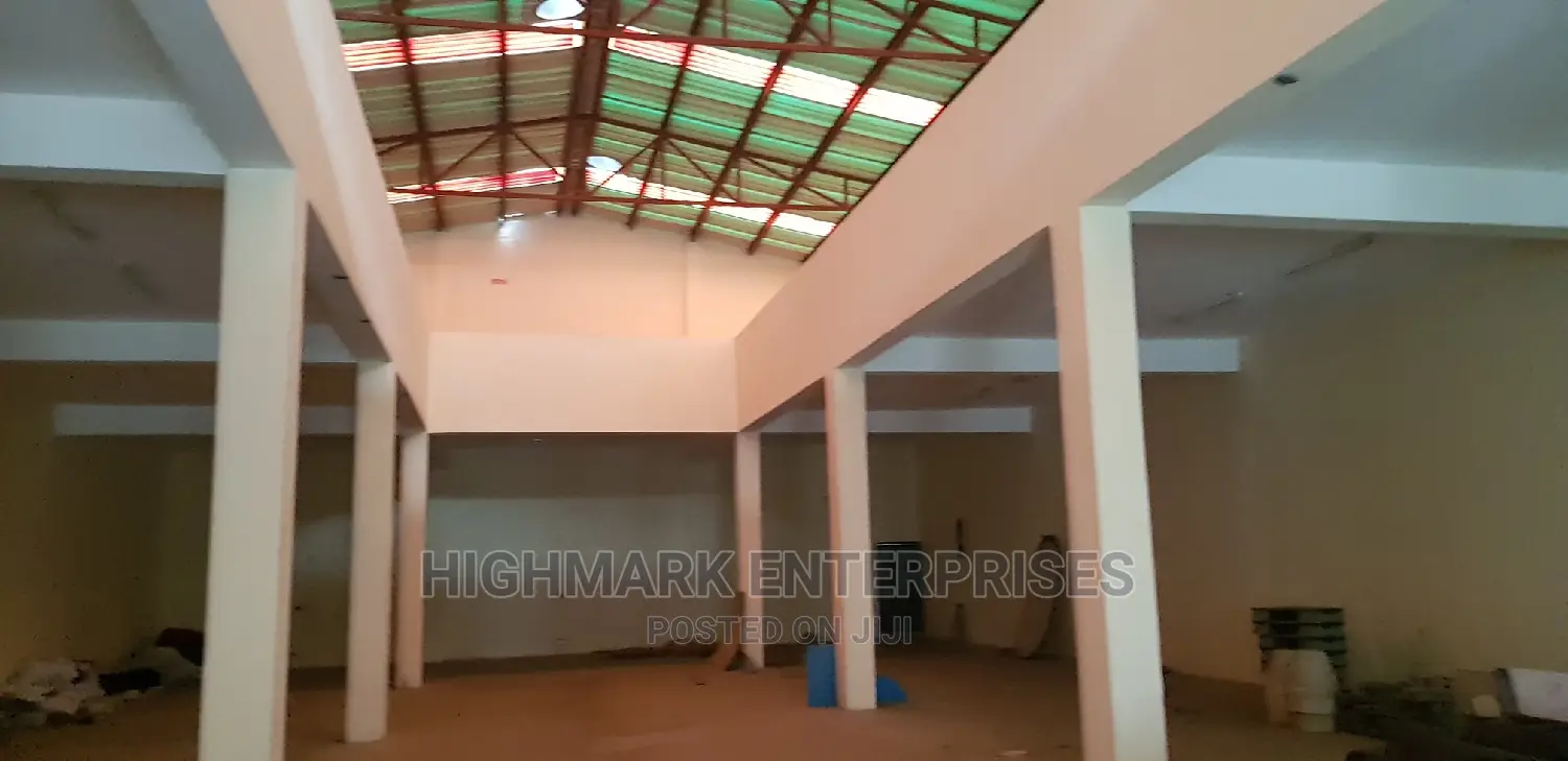 8600 Sq Ft Godown - Perfect for Business Growth and Storage in City Cabanas